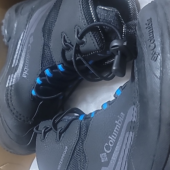 Columbia Youth Bugaboot Size 1 - Picture 2 of 4